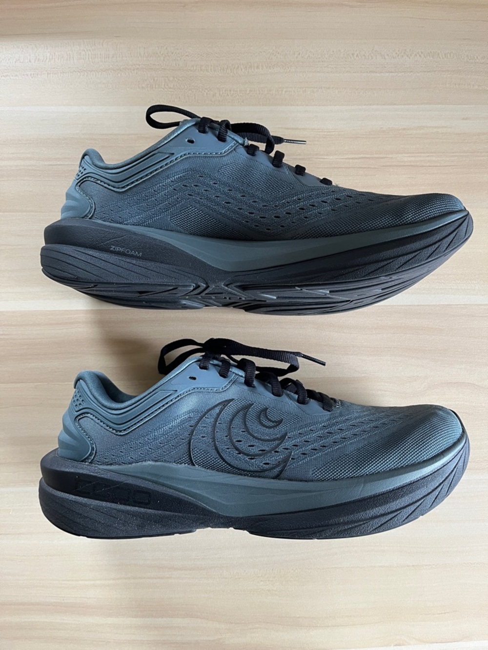Men’s Topo Athletic Phantom 4 shoes